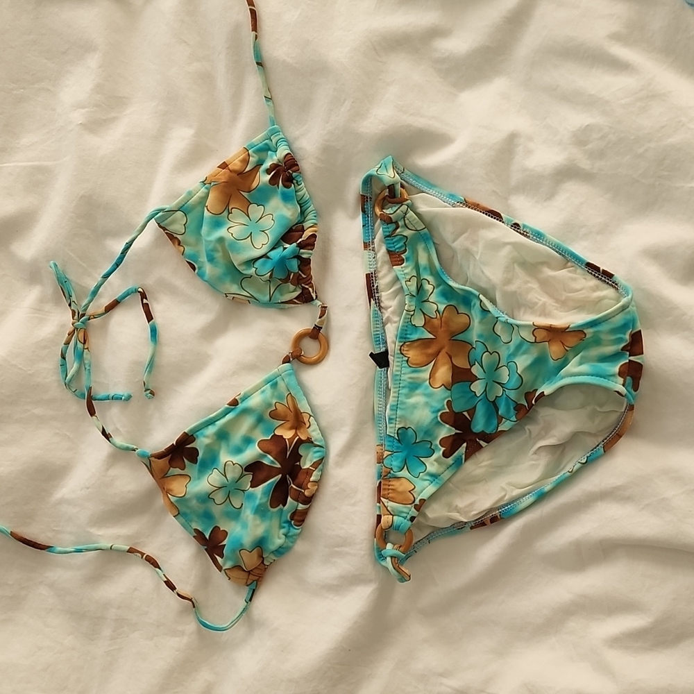 Guess bikini size large blue/brown pattern